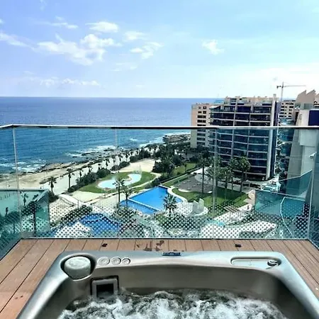 Appartement Luxury Penthouse With A Private Jacuzzi!