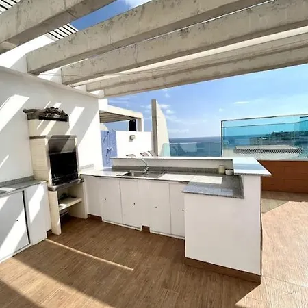 Luxury Penthouse With A Private Jacuzzi! Apartmán