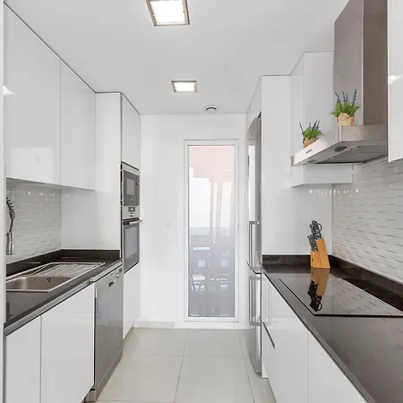 Luxury Penthouse With A Private Jacuzzi! Apartmán